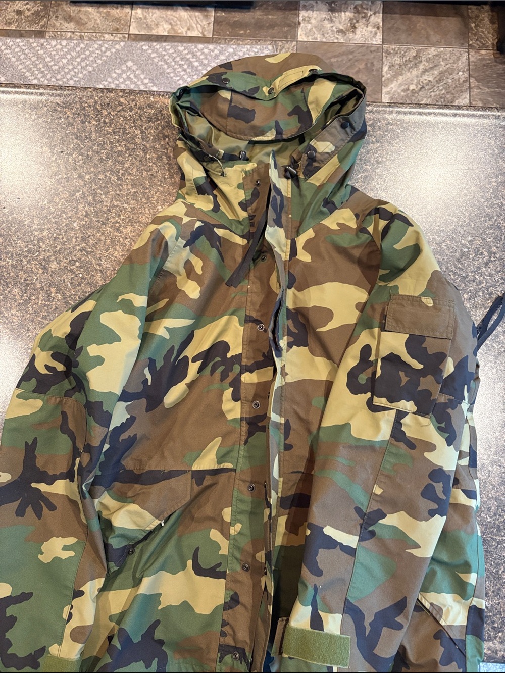 U.S. Army ECWCS Woodland Camouflage Hooded Shell Jacket waterproof